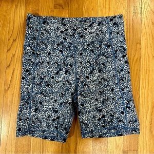 Tuckernuck hydrangea pattern bike shorts Large